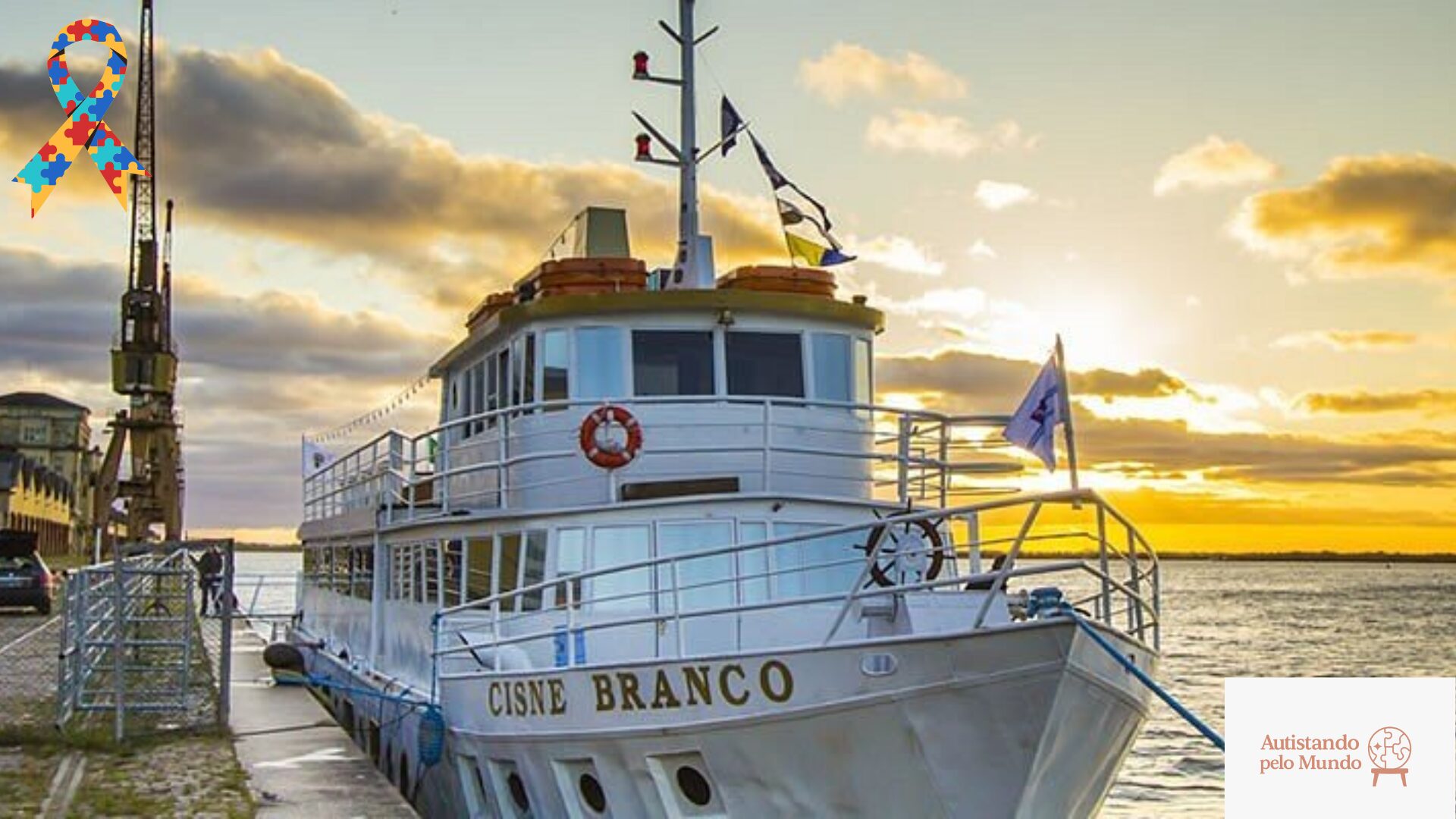 Passeio de barco Cisne Branco em Porto Alegre ao pôr do sol no Guaíba — avaliação com foco em acessibilidade e conforto sensorial.